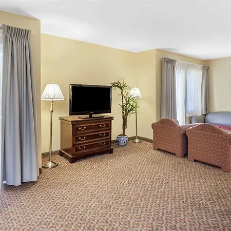 Hotel Ramada Plaza By Wyndham Garden Grove/anaheim South