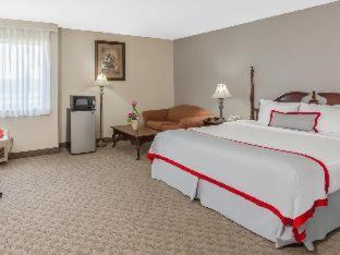 Ramada Plaza By Wyndham Garden Grove/anaheim South
