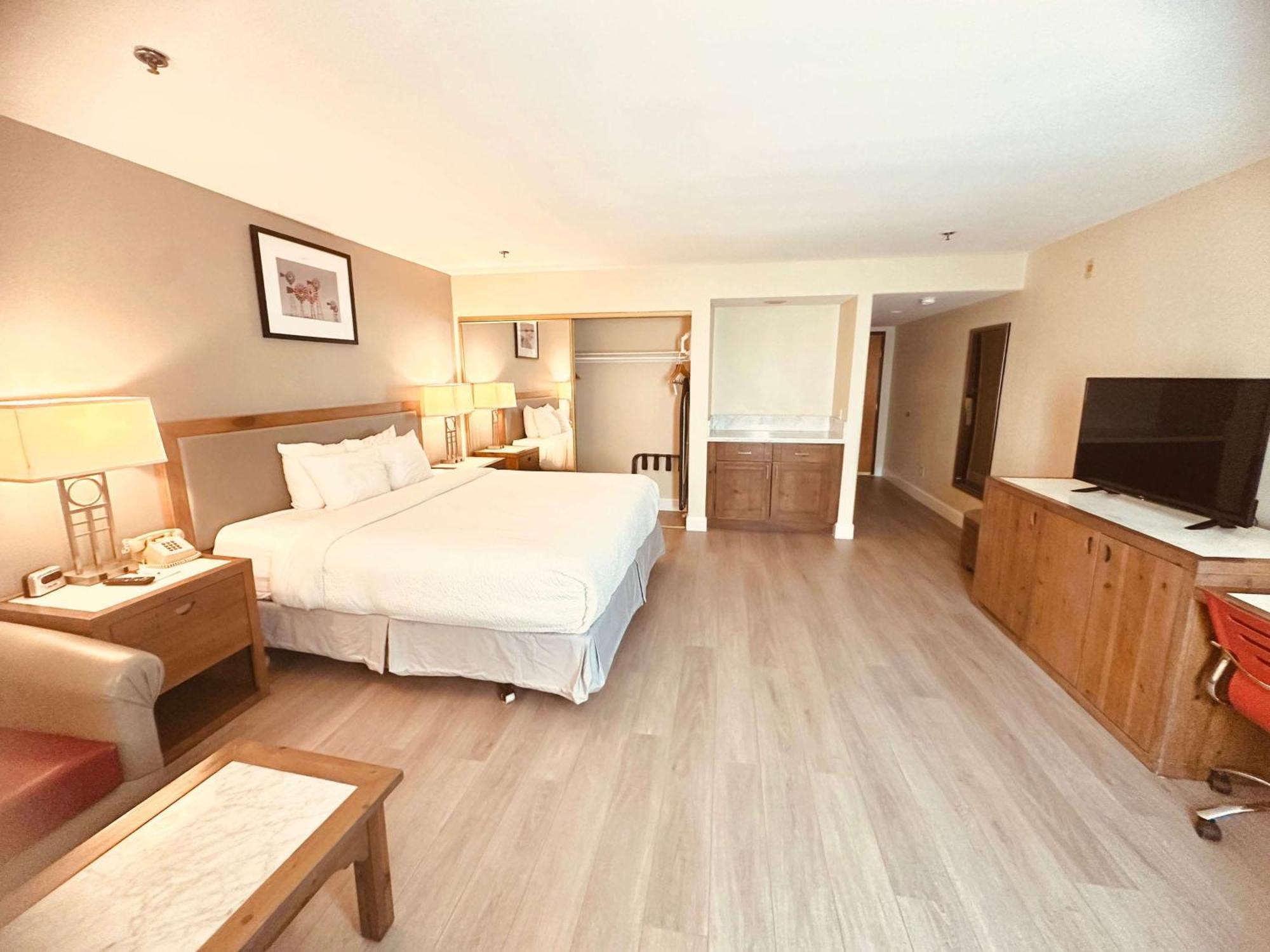 Hotel Ramada Plaza By Wyndham Garden Grove/anaheim South