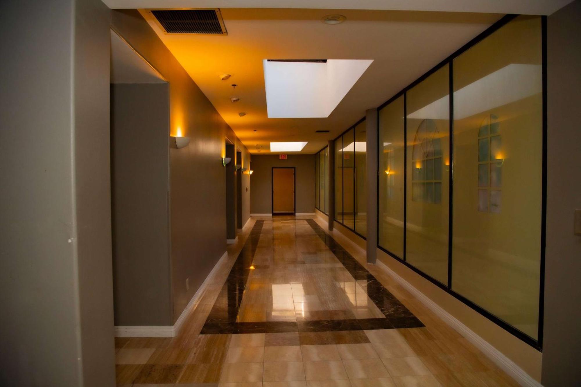Ramada Plaza By Wyndham Garden Grove/anaheim South Garden Grove