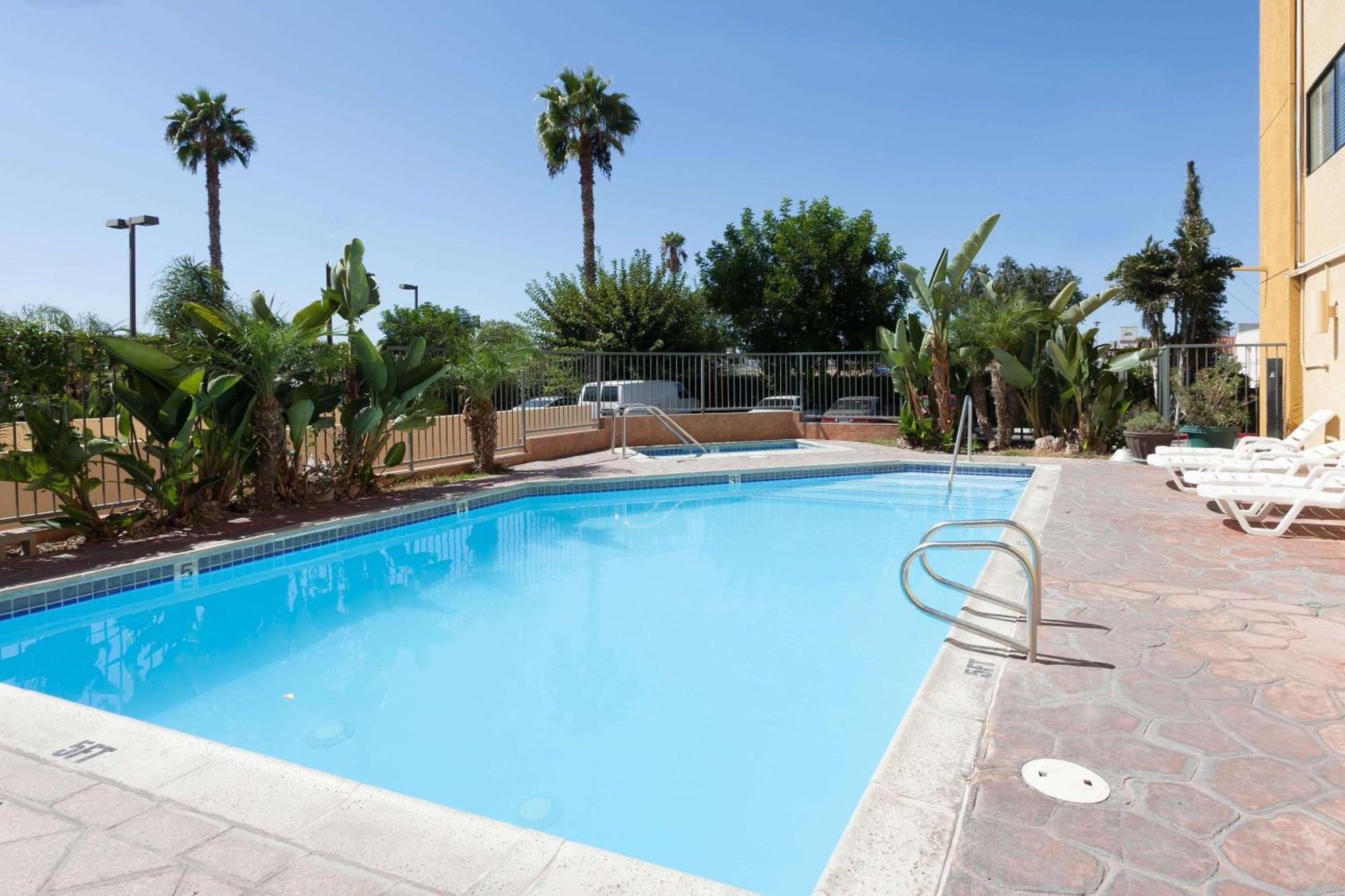Ramada Plaza By Wyndham Garden Grove/anaheim South 3* Garden Grove