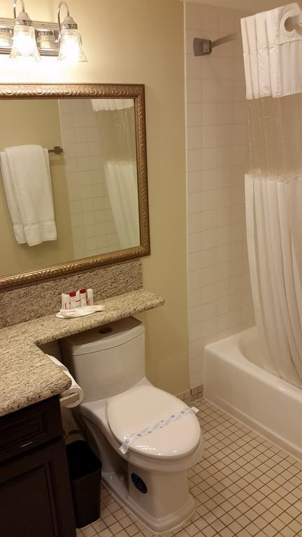 Ramada Plaza By Wyndham Garden Grove/anaheim South Garden Grove