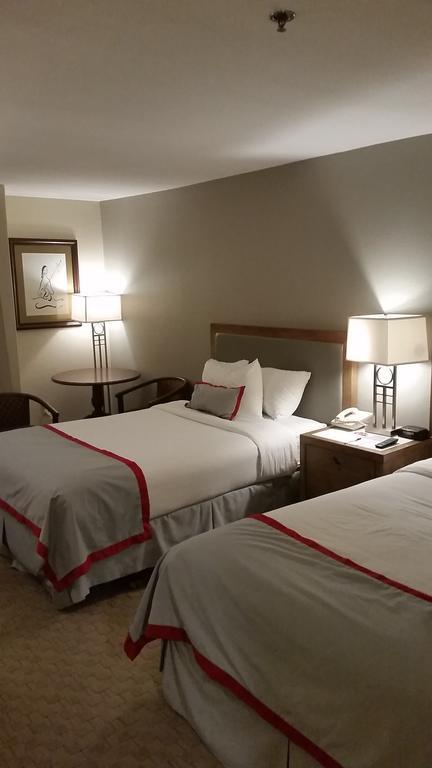 Ramada Plaza By Wyndham Garden Grove/anaheim South Hotel Garden Grove