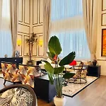 Ramada Plaza By Wyndham Garden Grove/Anaheim South