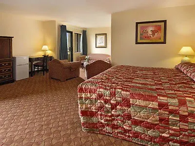 Hotel Ramada Plaza By Wyndham Garden Grove/anaheim South