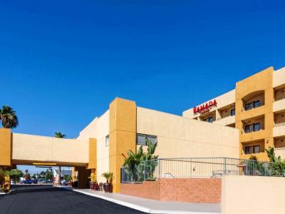 Ramada Plaza By Wyndham Garden Grove/anaheim South Hotel
