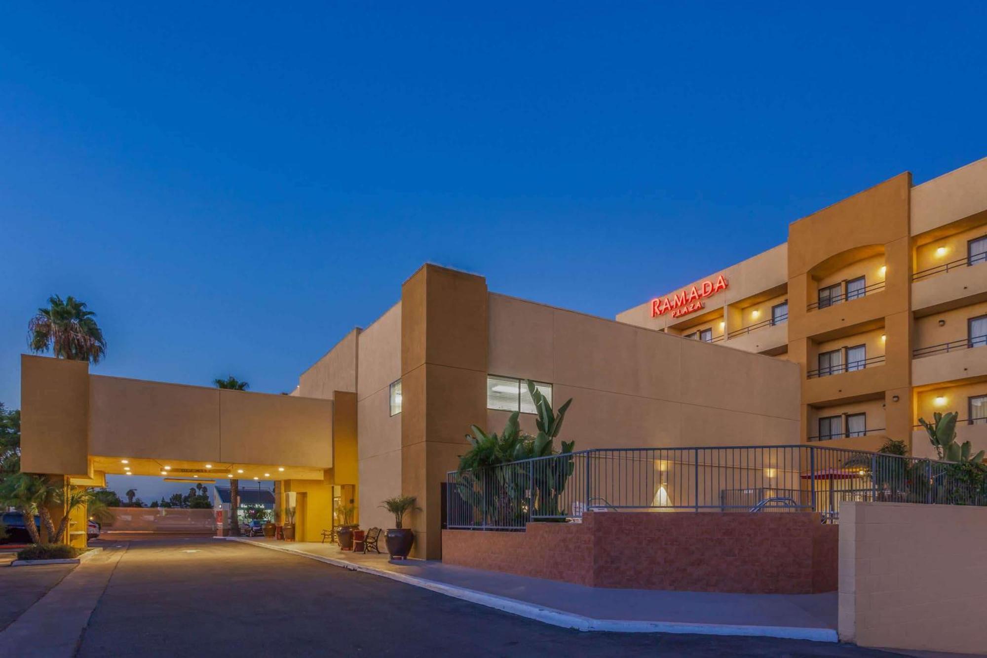 Ramada Plaza By Wyndham Garden Grove/anaheim South Hotel 3*