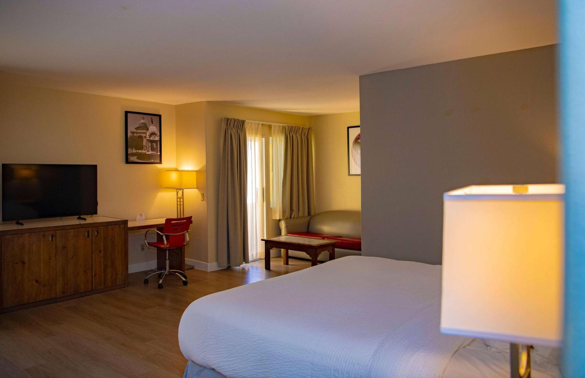 Hotel Ramada Plaza By Wyndham Garden Grove/anaheim South