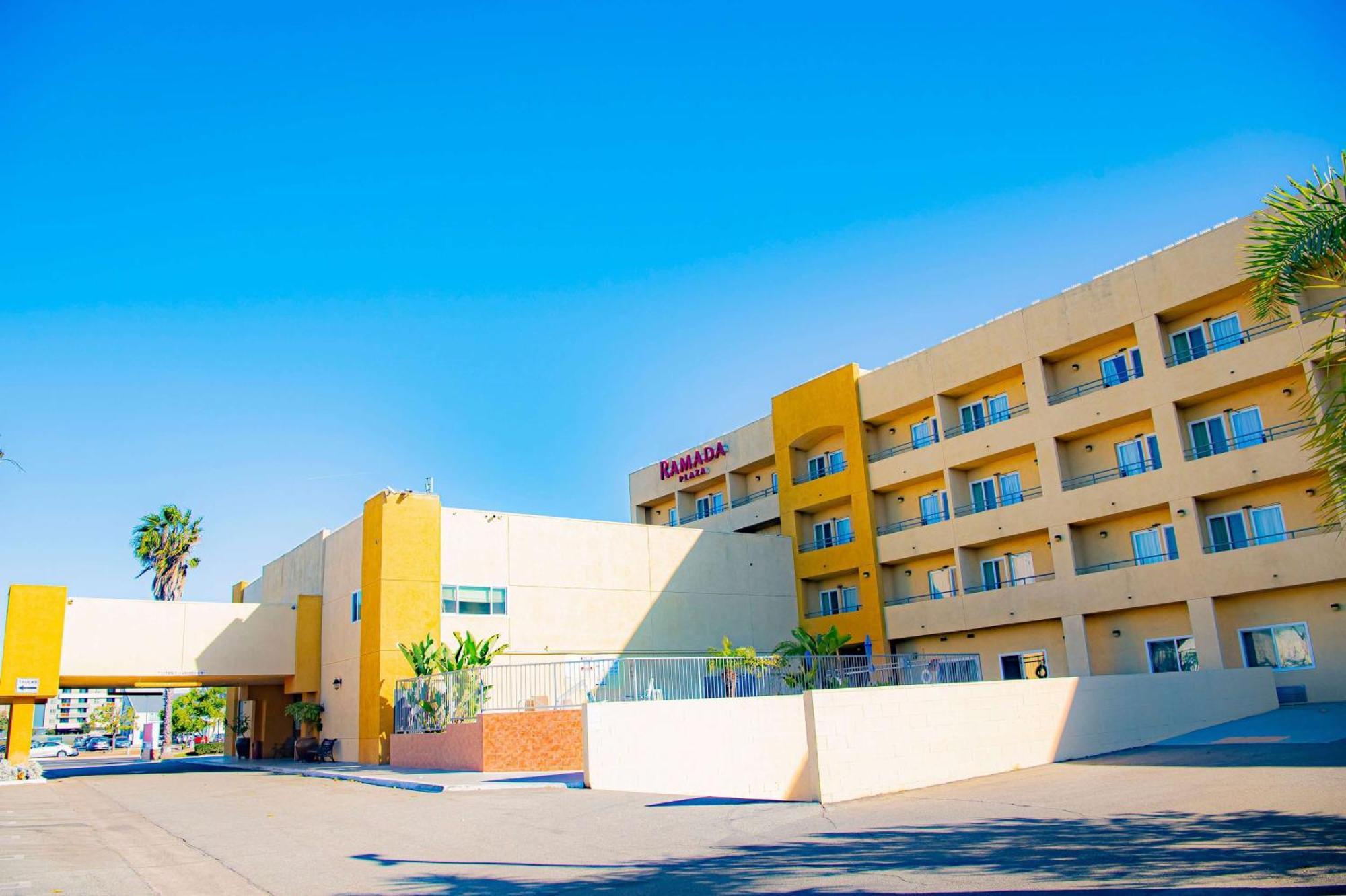Ramada Plaza By Wyndham Garden Grove/anaheim South 3*
