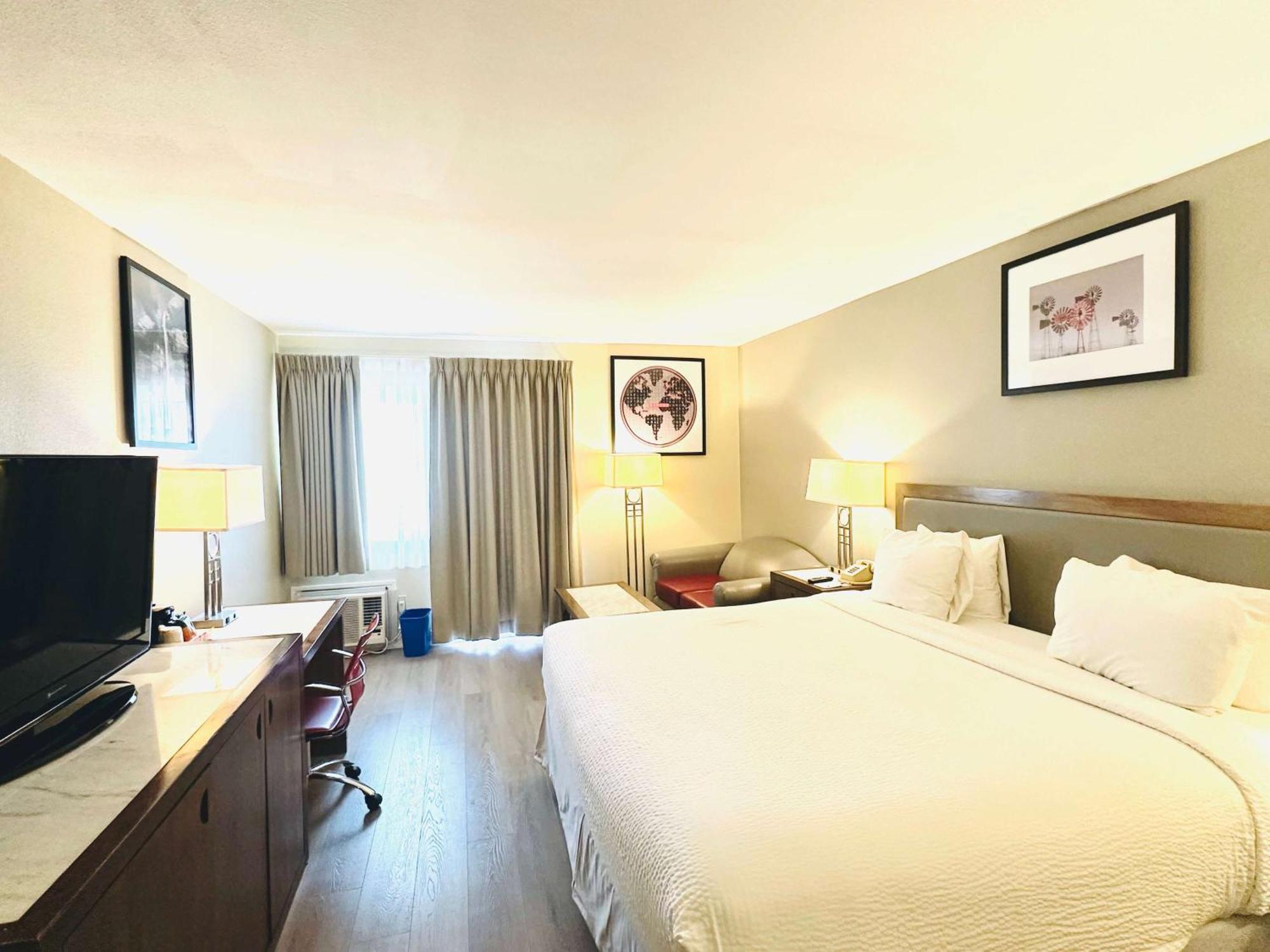 Ramada Plaza By Wyndham Garden Grove/anaheim South