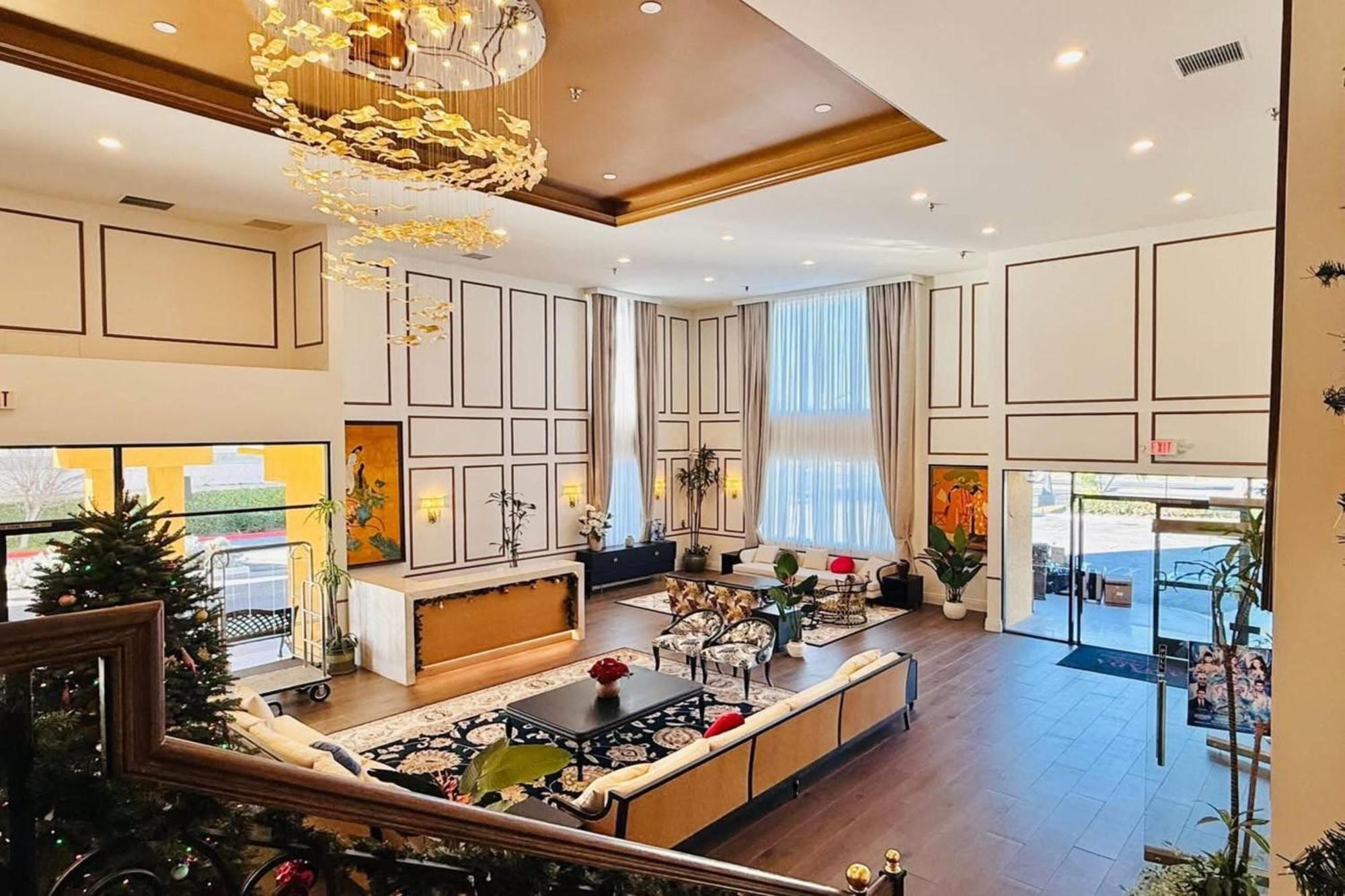 Ramada Plaza By Wyndham Garden Grove/anaheim South