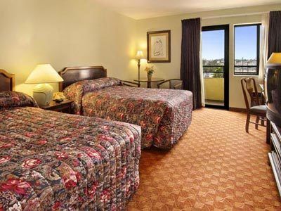 Ramada Plaza By Wyndham Garden Grove/anaheim South