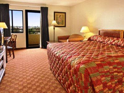 Ramada Plaza By Wyndham Garden Grove/anaheim South Hotel